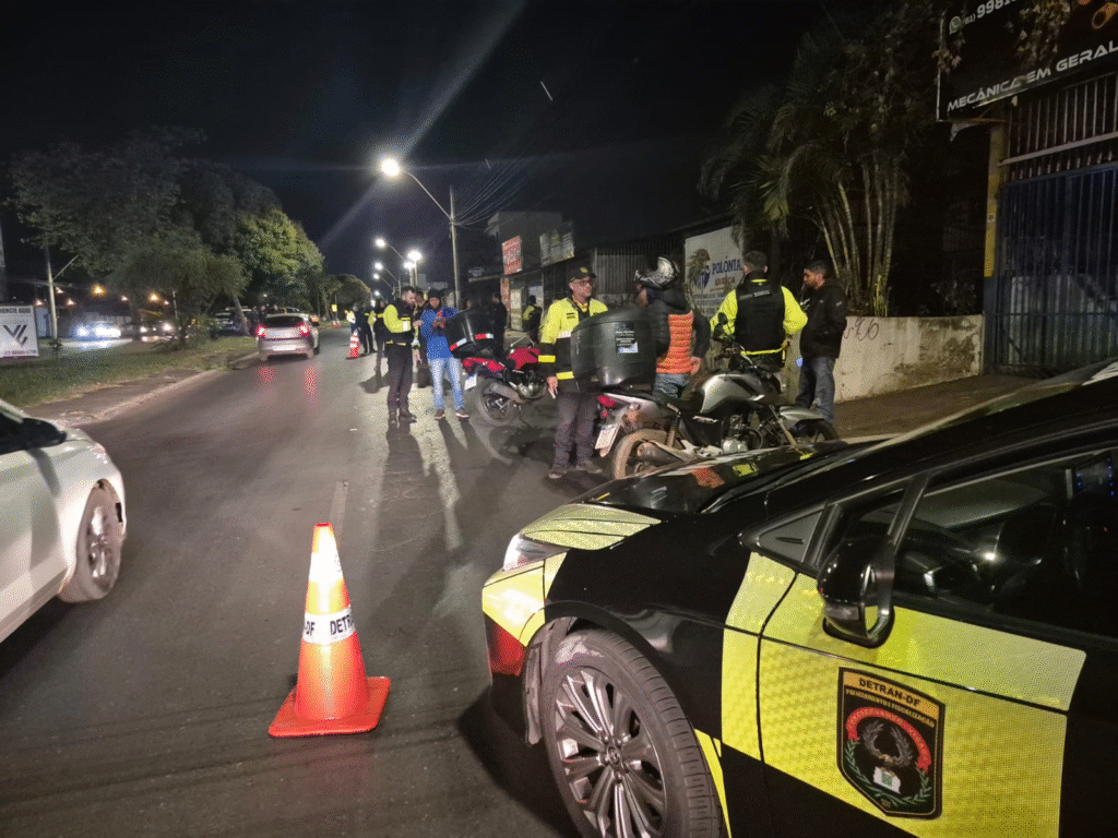 image-38-1024x768 Entregadores sem CNH - Operação Sossego do Detran-DF flagrou entregadores sem habilitação em Ceilândia. Ceilândia Controle Sonoro DETRAN-DF Flagrante LESTE OESTE Sobradinho I e II